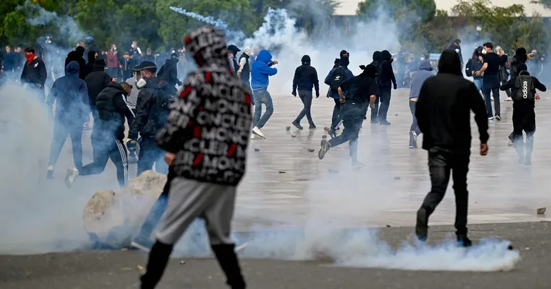 Albanski premier Rama obtožuje opozicijo in tuje sile za nasilne proteste